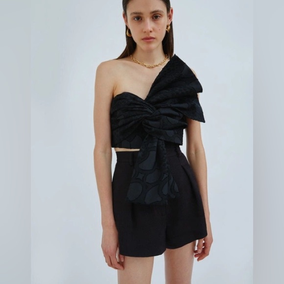 Cameo Collective Invert Top